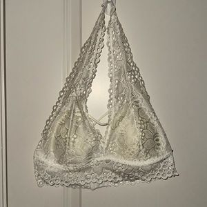 2 Pack Scalloped Floral Lace Halter Bralettes